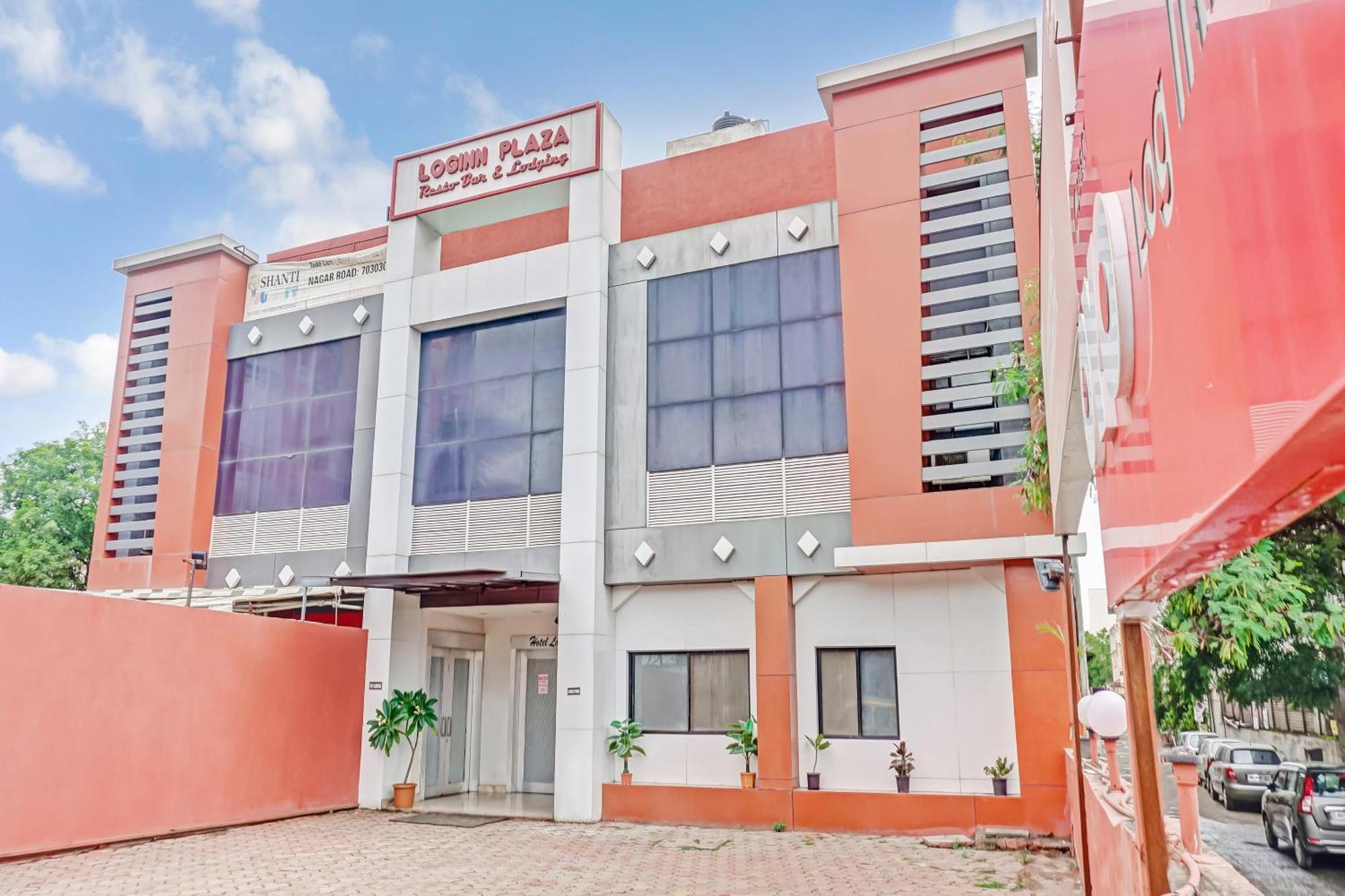 Hotel O Log Inn Plaza Near Eon It Park Pune Exteriör bild